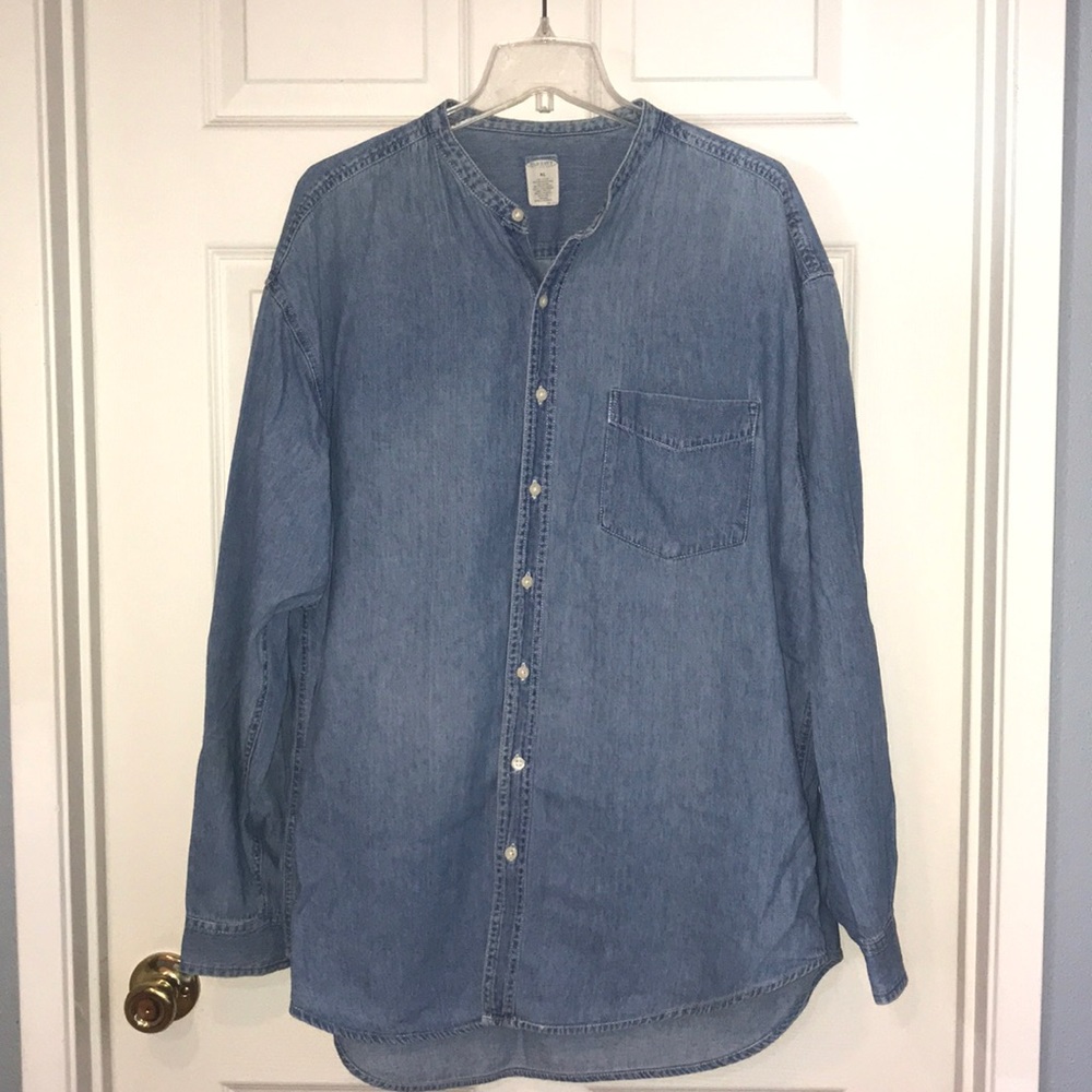 Old Navy chambray button down shirt